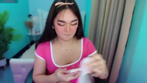 Snapshot of ur_babyalexa chatting on December 8, 7:22 pm they call me Alexa online show from December 8, 7:22 pm