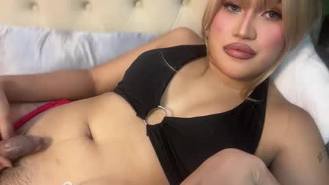Snapshot of ur_bombshellpatty chatting on March 21, 3:26 pm ur_bombshellpatty online show from March 21, 3:26 pm