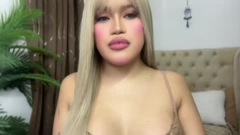Snapshot of ur_bombshellpatty chatting on May 7, 5:40 pm ur_bombshellpatty online show from May 7, 5:40 pm