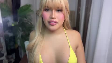 Snapshot of ur_bombshellpatty chatting on May 17, 2:57 pm ur_bombshellpatty online show from May 17, 2:57 pm