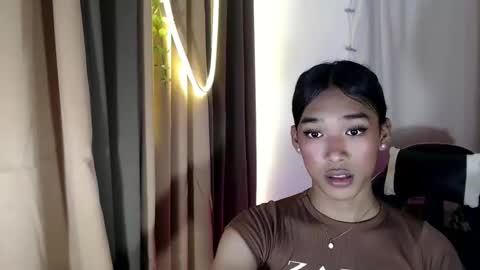 Snapshot of ur_dazzlingmorenaxx chatting on October 24, 3:47 am ur_dazzlingmorenaxx online show from October 24, 3:47 am