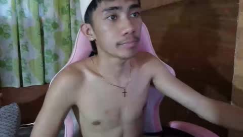 Snapshot of ur_fuckerboy chatting on May 19, 1:56 am choso online show from May 19, 1:56 am