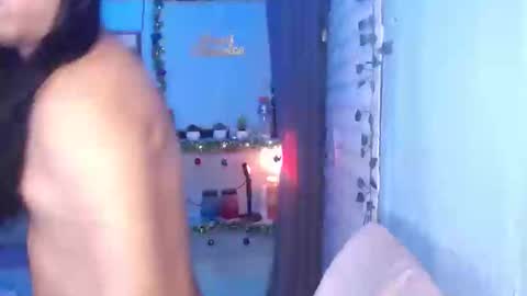 Snapshot of ur_hot_tommiexx chatting on September 23, 4:37 am jennie online show from September 23, 4:37 am