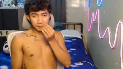 Snapshot of ur_hottestjonny chatting on June 26, 11:58 am jonny online show from June 26, 11:58 am