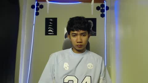 Snapshot of ur_hottestjonny chatting on July 16, 1:50 pm jonny online show from July 16, 1:50 pm