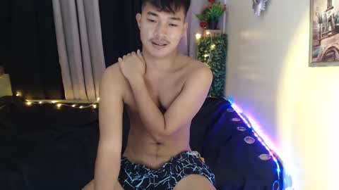 Snapshot of ur_hugechinito chatting on March 10, 4:25 pm ur_hugechinito online show from March 10, 4:25 pm