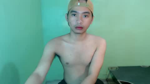Snapshot of ur_joshuahotnotch chatting on May 6, 10:20 am ur_joshuahotnotch online show from May 6, 10:20 am