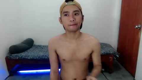 Snapshot of ur_joshuahotnotch chatting on May 17, 12:30 am ur_joshuahotnotch online show from May 17, 12:30 am