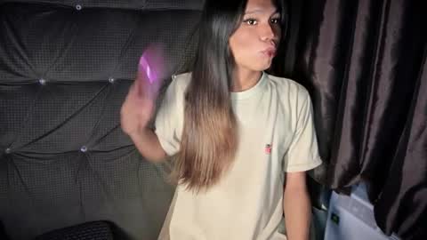 ur_new_obsession online show from April 1, 8:48 am