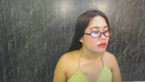 Snapshot of ur_prettychelsie18 chatting on April 25, 1:41 pm ur_prettychelsie18 online show from April 25, 1:41 pm