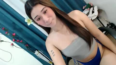 Snapshot of ur_rianlover chatting on March 9, 5:44 am ur_rianlover online show from March 9, 5:44 am