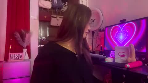 Snapshot of ur_ultimatedreamgirlxoxo chatting on March 1, 3:14 pm HelloIm Girly online show from March 1, 3:14 pm