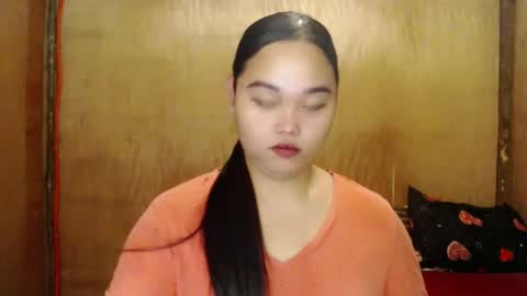 Snapshot of urasian_hotchix69 chatting on December 13, 7:10 pm Lycah online show from December 13, 7:10 pm