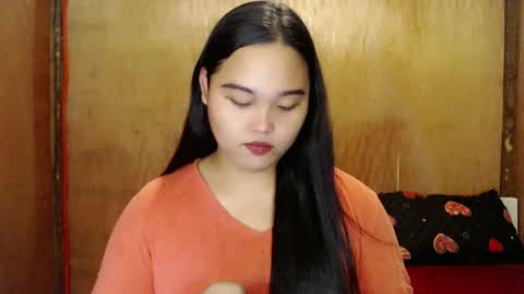 Snapshot of urasian_hotchix69 chatting on December 25, 12:15 pm Lycah online show from December 25, 12:15 pm
