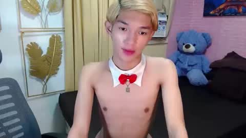 Snapshot of urasian_john20 chatting on April 29, 1:59 pm urasian_john20 online show from April 29, 1:59 pm