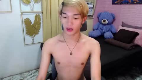 Snapshot of urasian_john20 chatting on May 17, 5:20 pm urasian_john20 online show from May 17, 5:20 pm