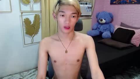 Snapshot of urasian_john20 chatting on May 18, 4:13 pm urasian_john20 online show from May 18, 4:13 pm