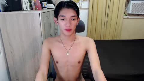 Snapshot of urasian_john20 chatting on July 12, 8:11 pm urasian_john20 online show from July 12, 8:11 pm