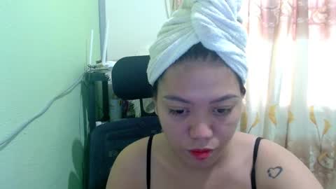 Snapshot of urasian_joy chatting on December 22, 5:37 am urasian_joy online show from December 22, 5:37 am