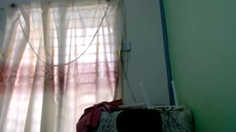 Snapshot of urasian_joy chatting on February 5, 1:54 am urasian_joy online show from February 5, 1:54 am