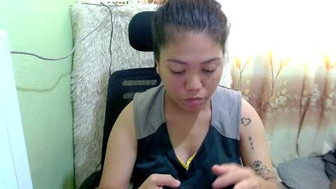 Snapshot of urasian_joy chatting on February 6, 1:43 am urasian_joy online show from February 6, 1:43 am