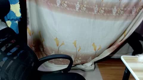 Snapshot of urasian_joy chatting on February 27, 8:31 pm urasian_joy online show from February 27, 8:31 pm