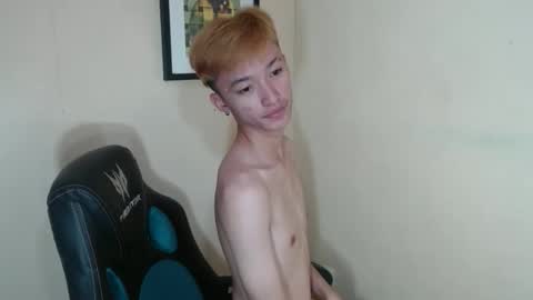 urasian_ladyboyxxx online show from April 25, 2:47 am