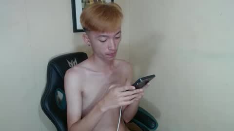 urasian_ladyboyxxx online show from April 25, 2:14 pm