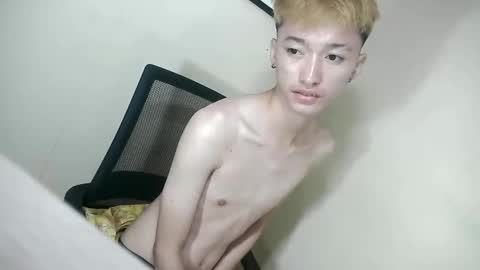 urasian_ladyboyxxx online show from May 1, 12:21 pm