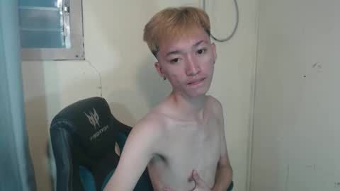 urasian_ladyboyxxx online show from May 2, 6:29 am