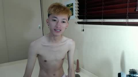 urasian_ladyboyxxx online show from May 9, 10:09 am