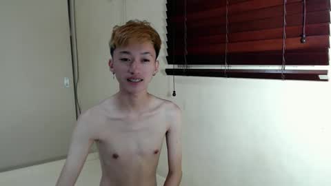 urasian_ladyboyxxx online show from May 13, 9:28 am