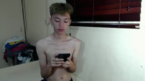 urasian_ladyboyxxx online show from May 17, 12:01 pm