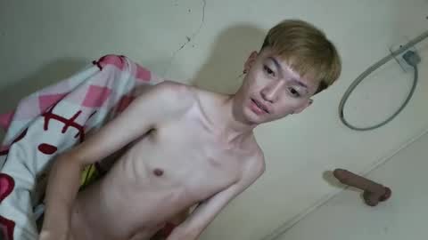 urasian_ladyboyxxx online show from May 25, 5:19 pm