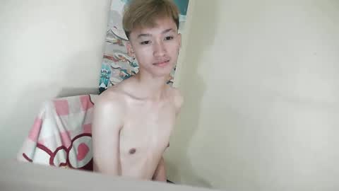 urasian_ladyboyxxx online show from May 27, 1:57 am