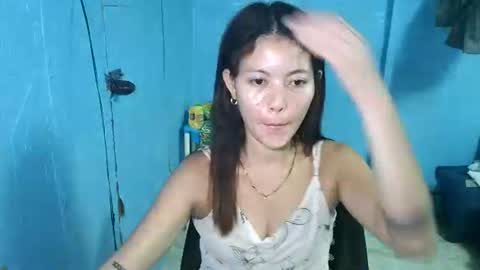 Snapshot of urasian_leamae chatting on November 3, 1:19 am Your Angel online show from November 3, 1:19 am