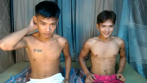 Snapshot of urasian_rey chatting on June 14, 12:29 pm urasian_rey online show from June 14, 12:29 pm