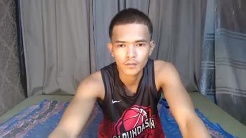 Snapshot of urasian_rey chatting on June 23, 10:24 am urasian_rey online show from June 23, 10:24 am