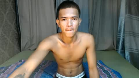 Snapshot of urasian_rey chatting on June 30, 12:28 pm urasian_rey online show from June 30, 12:28 pm