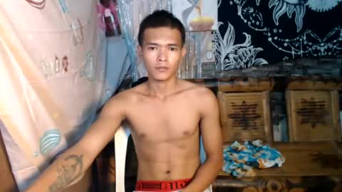Snapshot of urasian_rey chatting on July 10, 1:14 pm urasian_rey online show from July 10, 1:14 pm