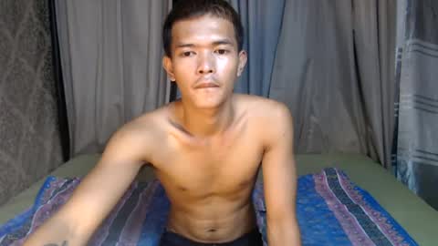 Snapshot of urasian_rey chatting on July 16, 1:39 pm urasian_rey online show from July 16, 1:39 pm