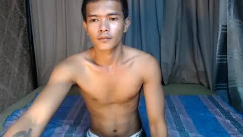 Snapshot of urasian_rey chatting on July 25, 1:08 pm urasian_rey online show from July 25, 1:08 pm