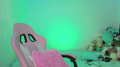 Danielle  online show from March 31, 10:04 am