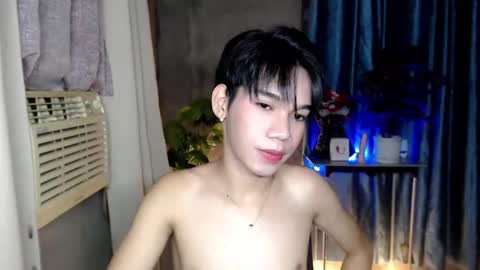 Snapshot of urboytoyheaven chatting on May 13, 5:05 am urboytoyheaven online show from May 13, 5:05 am