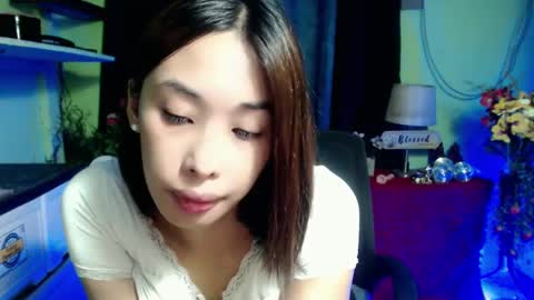 Snapshot of urcrushnextdoor_ chatting on December 23, 9:16 am urcrushnextdoor_ online show from December 23, 9:16 am