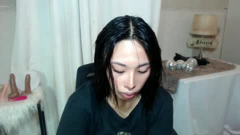 Snapshot of urcrushnextdoor_ chatting on February 7, 9:05 am urcrushnextdoor_ online show from February 7, 9:05 am