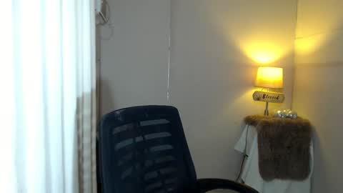 Snapshot of urcrushnextdoor_ chatting on March 5, 4:56 am urcrushnextdoor_ online show from March 5, 4:56 am
