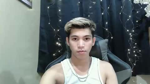 Snapshot of urcutefucking_asianboy chatting on September 17, 12:40 pm ASIANBBYBOY online show from September 17, 12:40 pm