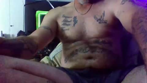 Snapshot of urdaddy875867 chatting on May 10, 2:39 am urdaddy875867 online show from May 10, 2:39 am
