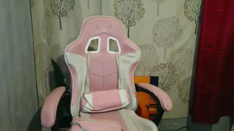 Snapshot of urdollacyl chatting on April 7, 3:23 pm Sweetacyl online show from April 7, 3:23 pm